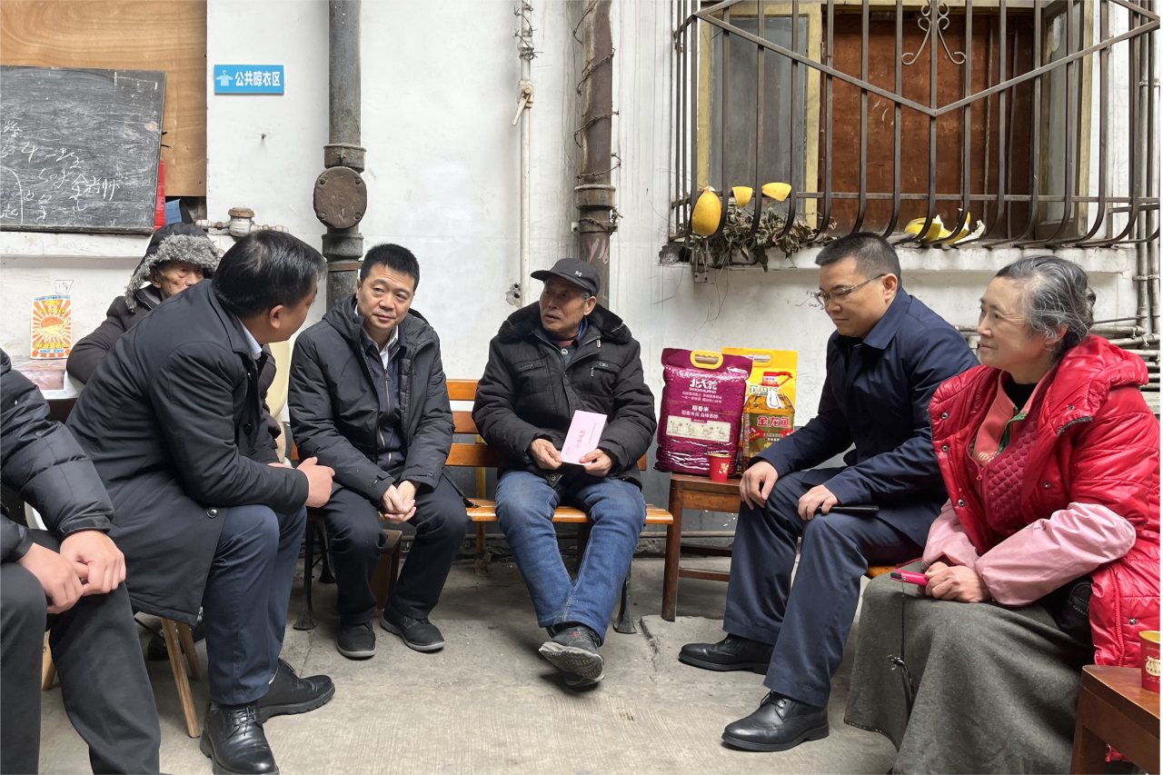 省旅投集团领导班子成员走访慰问生活困难党员、老党员、老干部